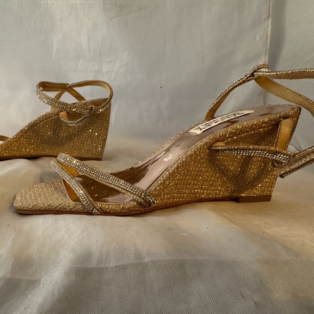 Badgley Mischka Unity Wedge Sandal, Pale Gold Glitter Women Size 5 M - Picture 3 of 6
